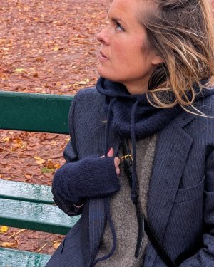 Mitaines longues bleu marine en baby Alpaga